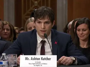 Frame 0.0 de: El emotivo discurso de Ashton Kutcher contra la explotación sexual de menores Frame 0.0 de: El emotivo discurso de Ashton Kutcher contra la explotación sexual de menores