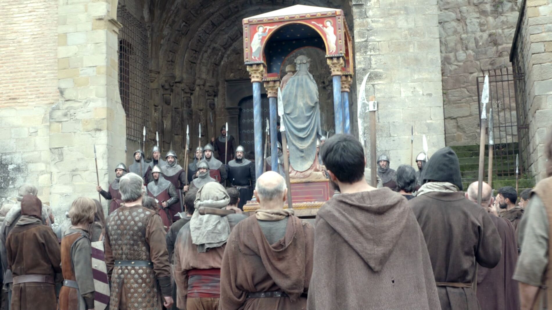&lsquo;La Catedral del Mar&rsquo; invade Sos del Rey Cat&oacute;lico y duplica sus habitantes