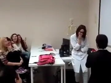 Petición de mano que rápidamente se ha hecho viral Petición de mano que rápidamente se ha hecho viral