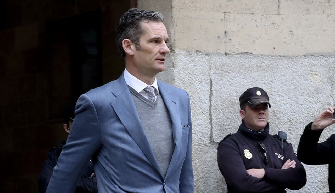 Urdangarin sale de los juzgados de Palma Urdangarin sale de los juzgados de Palma