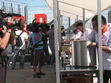 Vivimos tras las cámaras la pelea entre fogones del Circuito del Jarama Vivimos tras las cámaras la pelea entre fogones del Circuito del Jarama