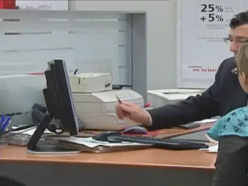 Cuando abrir una cuenta en el banco es una utopía: así es exclusión financiera que sufren las personas migrantes Cuando abrir una cuenta en el banco es una utopía: así es exclusión financiera que sufren las personas migrantes
