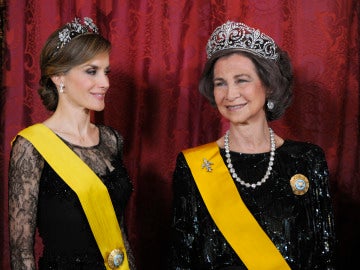 La reina Sofía y la reina Letizia La reina Sofía y la reina Letizia