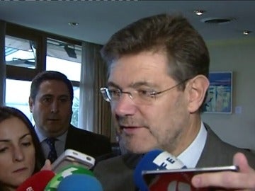 Frame 0.696976 de: Catalá dice que si el fiscal de Murcia sufrió presiones "debería haberlo puesto en conocimiento de la Fiscalía General"