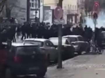 Pelea entre aficionados en Berlín Pelea entre aficionados en Berlín