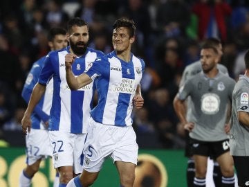 Mantovani celebra su gol contra el Deportivo de la Coruña