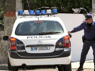 Coche de la Policía Nacional Coche de la Policía Nacional