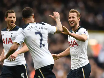 Harry Kane, celebra un gol junto a sus compañeros Harry Kane, celebra un gol junto a sus compañeros