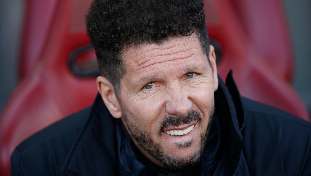 Simeone, antes del arranque del partido contra el Barcelona