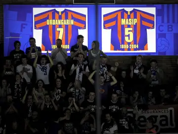 La camiseta retirada de Urdangarin en el interior del Palau La camiseta retirada de Urdangarin en el interior del Palau