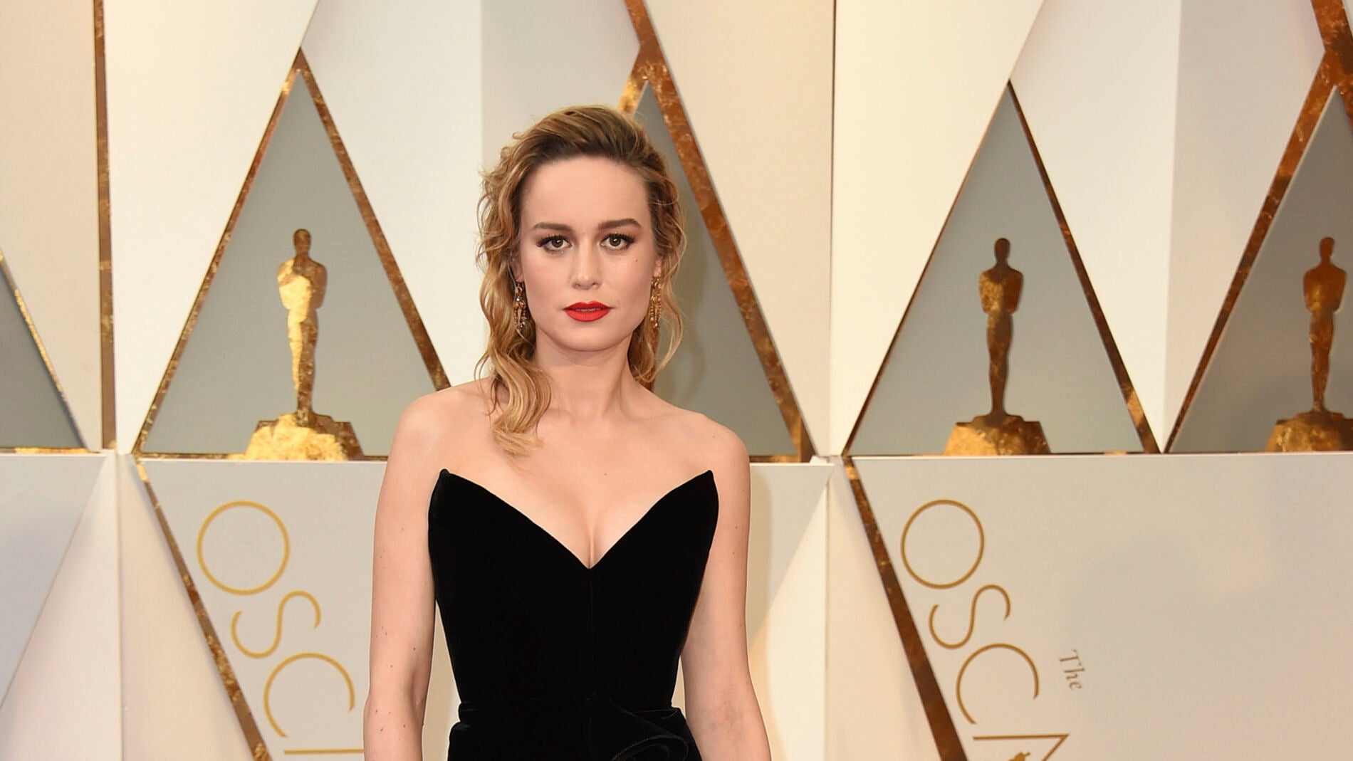 Brie Larson, una de las mejor vestidas con este diseño de Oscar de la Renta