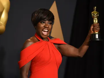Viola Davis, eufórica con su Oscar a Mejor Actriz de Reparto Viola Davis, eufórica con su Oscar a Mejor Actriz de Reparto