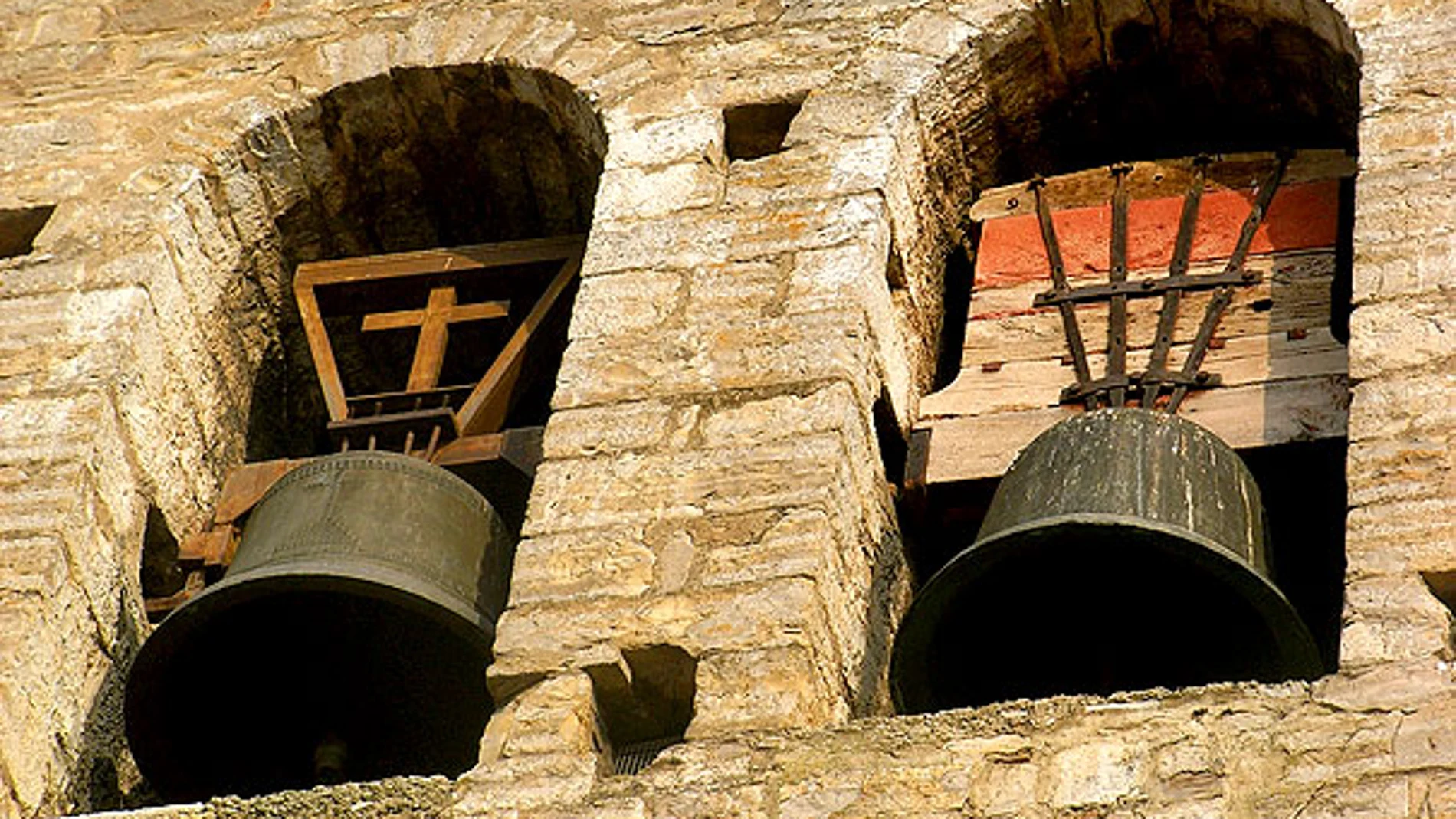 Campanas de una iglesia Campanas de una iglesia