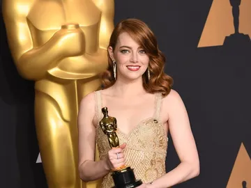 Emma Stone, preciosa con su estatuilla Emma Stone, preciosa con su estatuilla