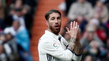 Sergio Ramos lamenta una ocasi&oacute;n fallada con el Madrid