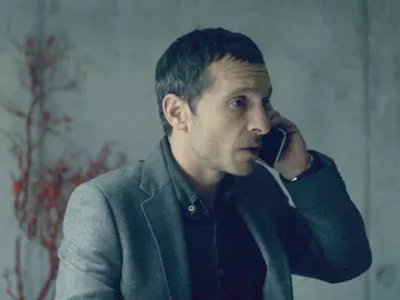 Álex descubre que Blanca está en peligro de muerte Álex descubre que Blanca está en peligro de muerte