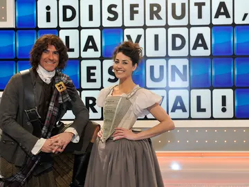 Vivimos tras las cámaras el especial de carnaval de 'La ruleta de la suerte' Vivimos tras las cámaras el especial de carnaval de 'La ruleta de la suerte'