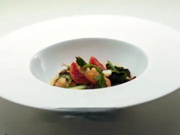 Gamba roja con espardeñas, butifarra y chantarela Gamba roja con espardeñas, butifarra y chantarela