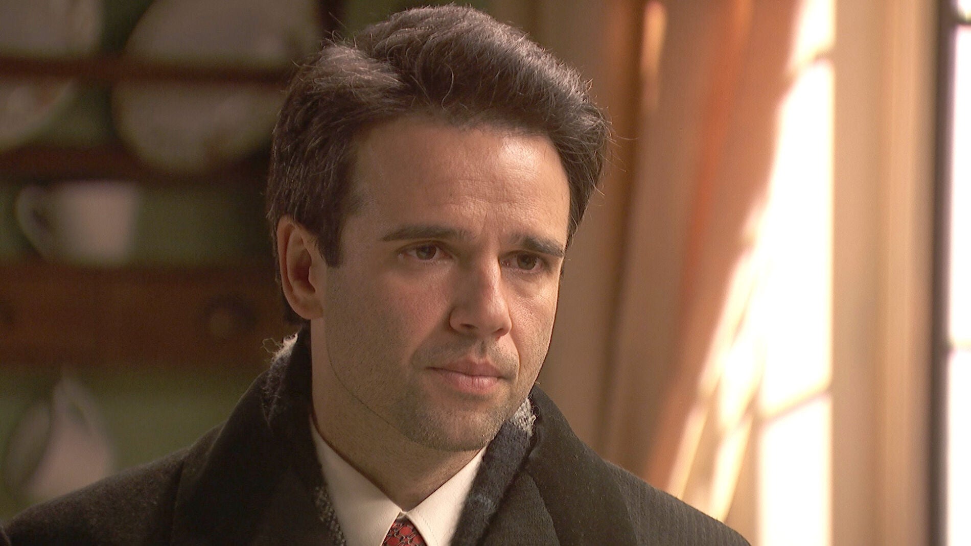 Carmelo confiesa sus sentimientos de amor a Adela