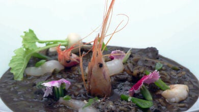 Arroz negro con algas, chufa y quisquilla
