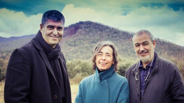 Rafael Aranda (i), Carme Pigem (c) y Ramon Vilalta, Premio Pritzker 2017