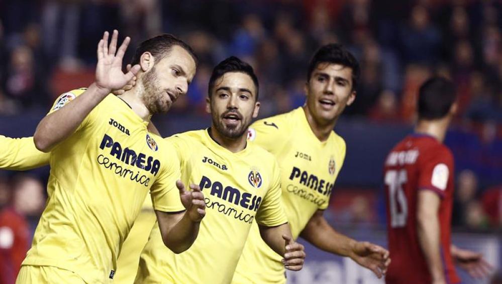 El Villarreal celebra uno de sus goles ante el Osasuna