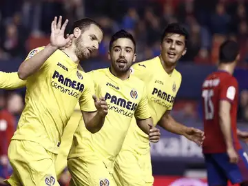 El Villarreal celebra uno de sus goles ante el Osasuna El Villarreal celebra uno de sus goles ante el Osasuna