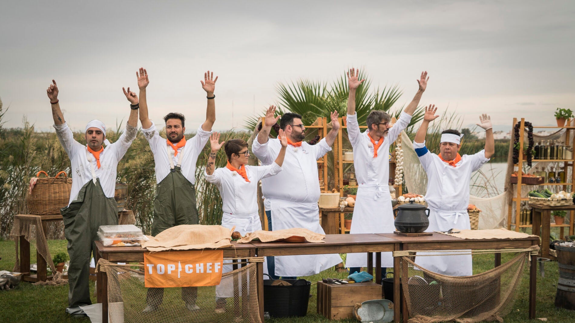 Los personajes gal&aacute;cticos del equipo naranja, por Melissa