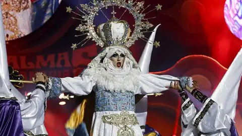 'Drag Sethlas', con la fantasía '¡Mi cielo yo no hago milagros. Que sea lo que Dios quiera'. 'Drag Sethlas', con la fantasía '¡Mi cielo yo no hago milagros. Que sea lo que Dios quiera' en la Gala Drag del Carnaval de Las Palmas de Gran Canaria.