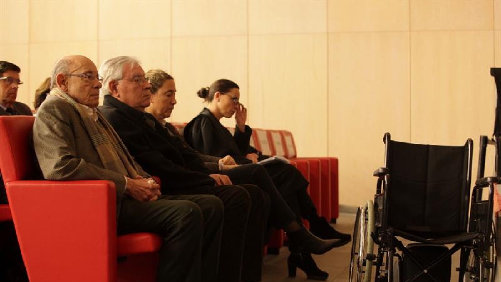 Jordi Montull y Felix Millet, en el banquillo