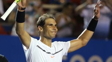 Rafa Nadal celebra su victoria en México