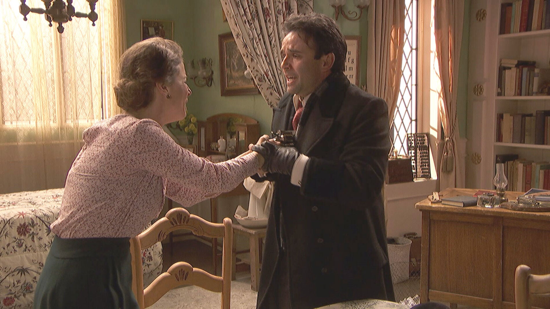  Carmelo a Adela: "Dispara y termina con todo esto" 