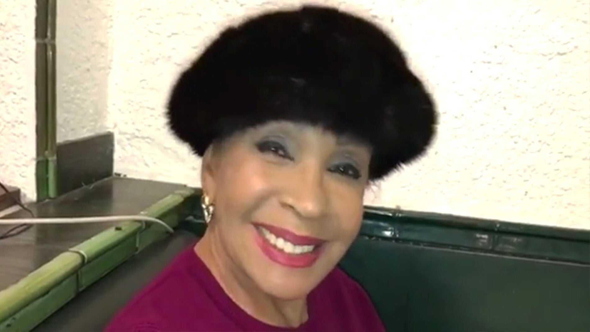 Shirley Bassey env&iacute;a un emotivo v&iacute;deo de agradecimiento a Lorena G&oacute;mez por su imitaci&oacute;n