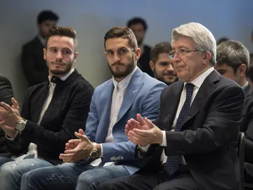 Cerezo, en un acto junto a Koke y Saúl Cerezo, en un acto junto a Koke y Saúl