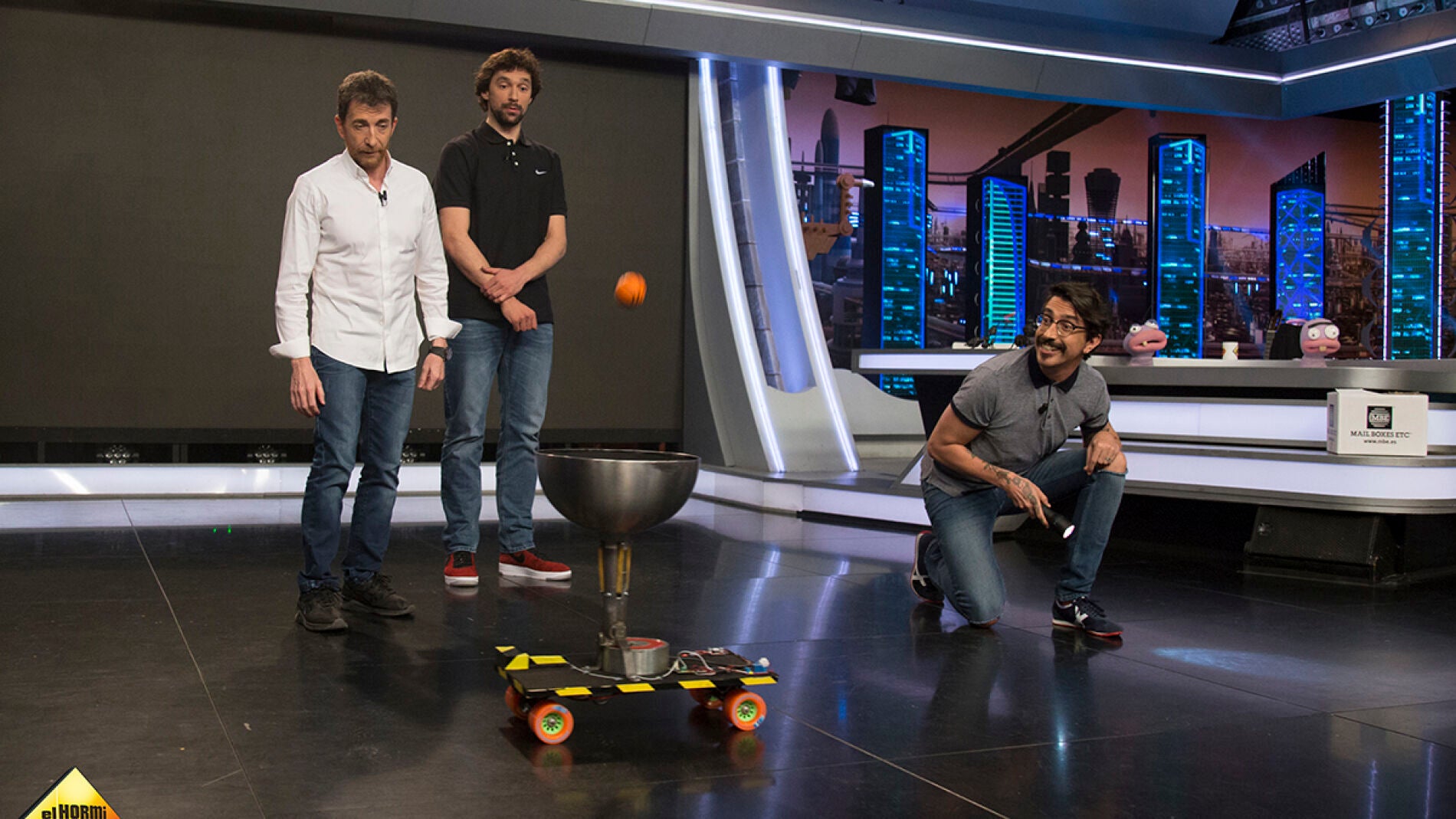 Marron consigue encestar la canasta cient&iacute;fica m&aacute;s dif&iacute;cil del mundo