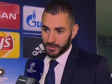 Benzema atiende a los micrófonos de Atresmedia Benzema atiende a los micrófonos de Atresmedia