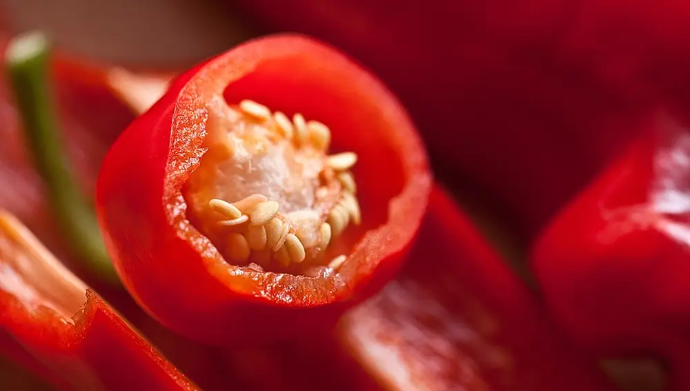 Si tomamos crudos los pimientos rojos obtendremos una gran cantidad de vitaminas y de magnesio