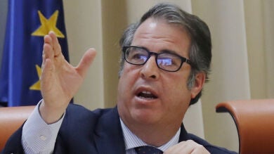 Zoido revisa la adjudicación al director de la DGT de una vivienda de la Guardia Civil