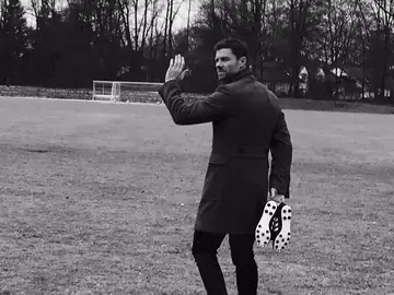 Xabi Alonso 'cuelga' las botas Xabi Alonso 'cuelga' las botas