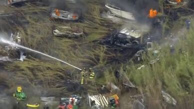 Un incendio destruye un astillero en el sur de Miami