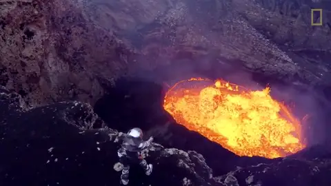Los drones permiten observar las erupciones volcánicas casi desde su interior Los drones permiten observar las erupciones volcánicas casi desde su interior