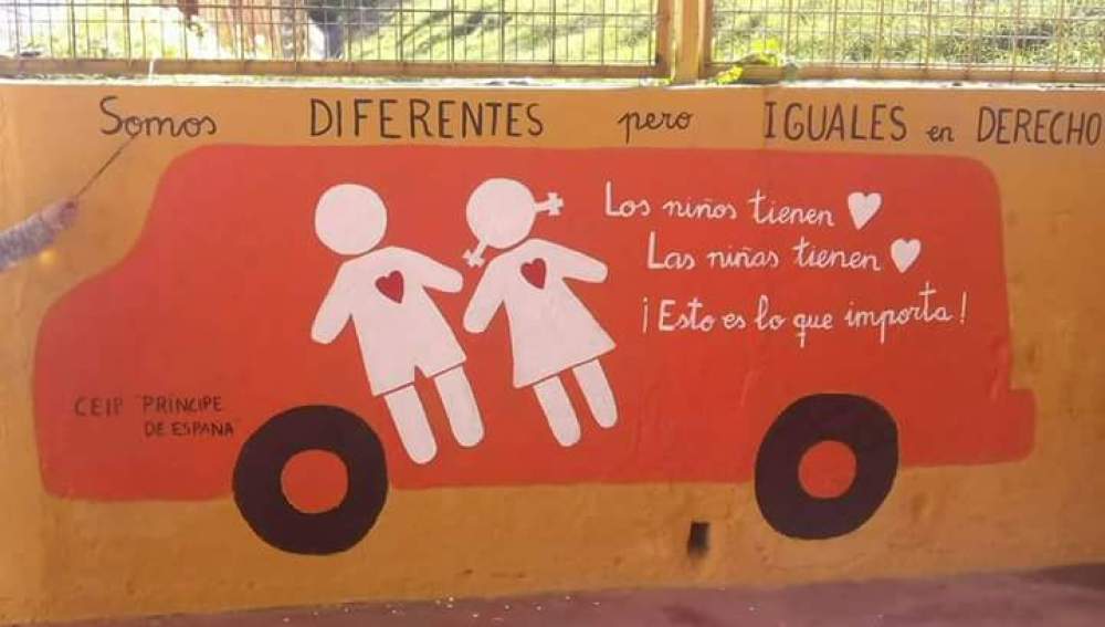 Autobús contra el odio hecho por niños de Huelva