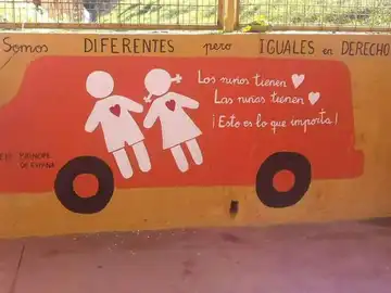 Autobús contra el odio hecho por niños de Huelva Autobús contra el odio hecho por niños de Huelva