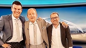 Los tres presentadores posan en calzoncillos tras la remontada del Barça