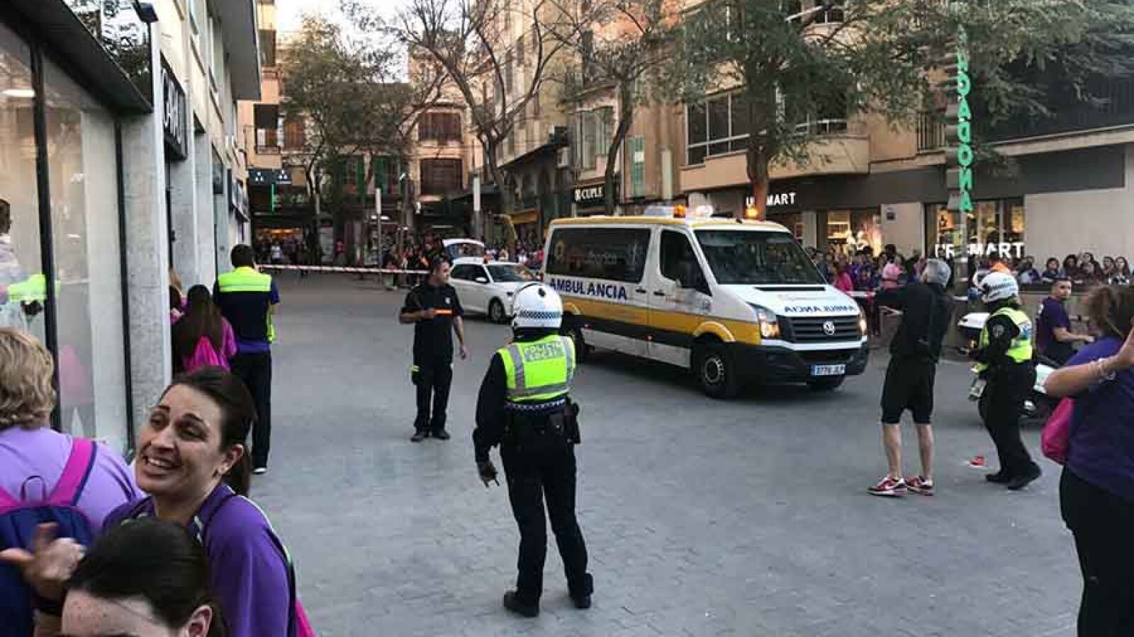 Doce heridos en Mallorca tras precipitarse un cristal desde doce pisos de altura