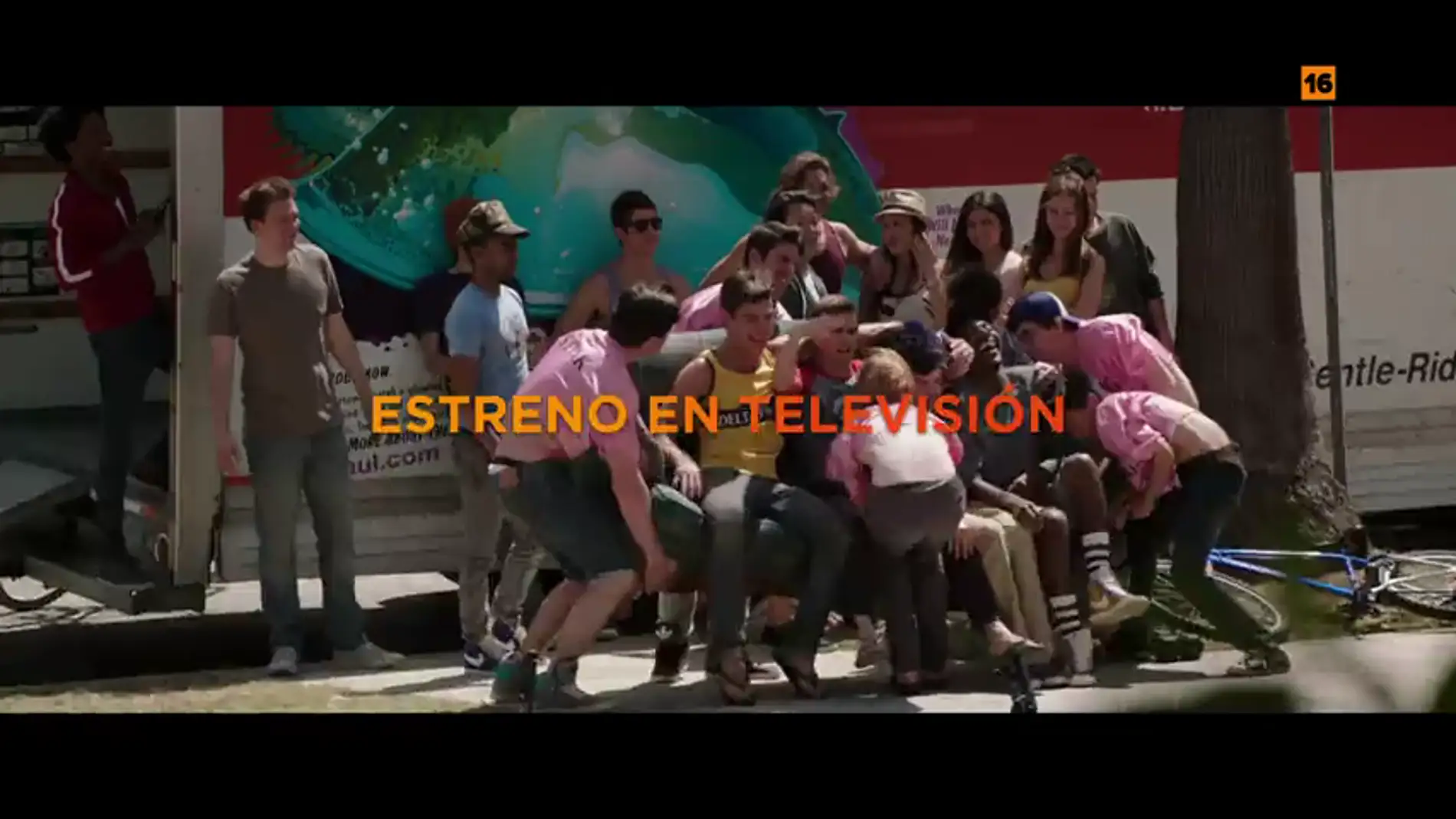 Frame 2.020141 de: Seth Rogen y Zac Efron protagonizan 'Malditos vecinos', estreno en El Peliculón 
