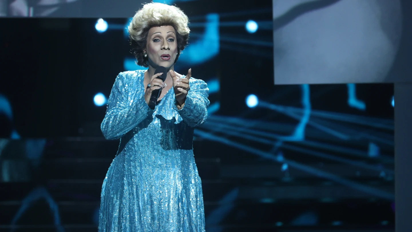 Cristóbal Garrido se transforma en Olga Guillot para interpretar el tema ‘Soy lo prohibido’ Cristóbal Garrido se transforma en Olga Guillot para interpretar el tema ‘Soy lo prohibido’