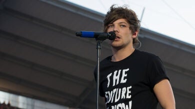 Louis Tomlinson ha llegado a los corazones de sus fans con una foto de su hijo 