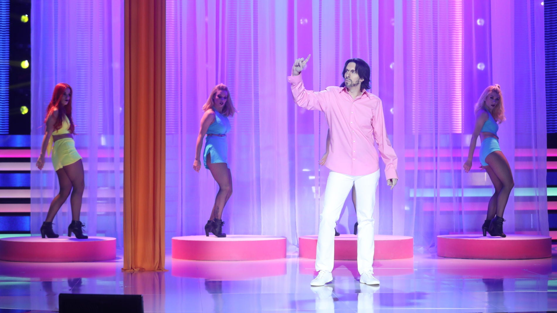 El seductor Miguel Bos&eacute; sale a la luz en la piel de Nacho Lozano con el pegadizo tema &lsquo;Morena m&iacute;a&rsquo;