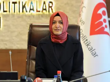 Ministra turca detenida en Holanda Ministra turca detenida en Holanda
